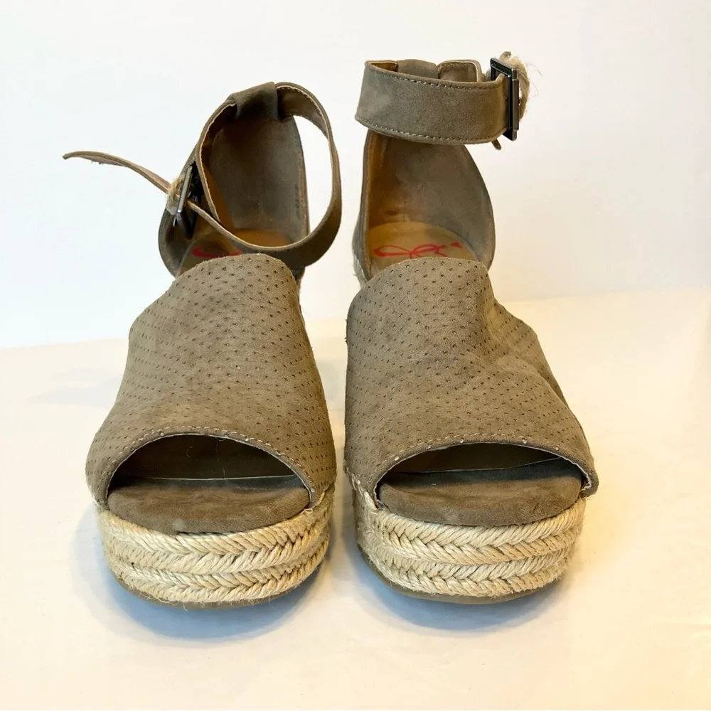 Jellypop Size‎ 7 M Fit Espadrille Wedge Taupe Ankle Strap Buckle Women Open Toe